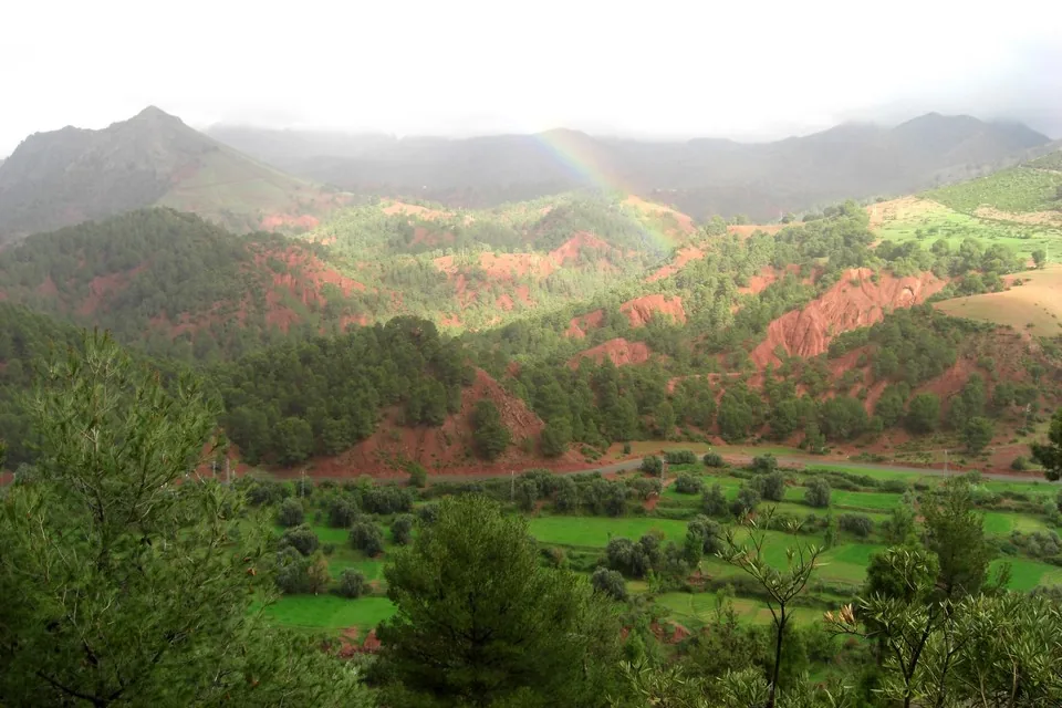 Vallée cultivée et hameaux aux alentours de Zerkten